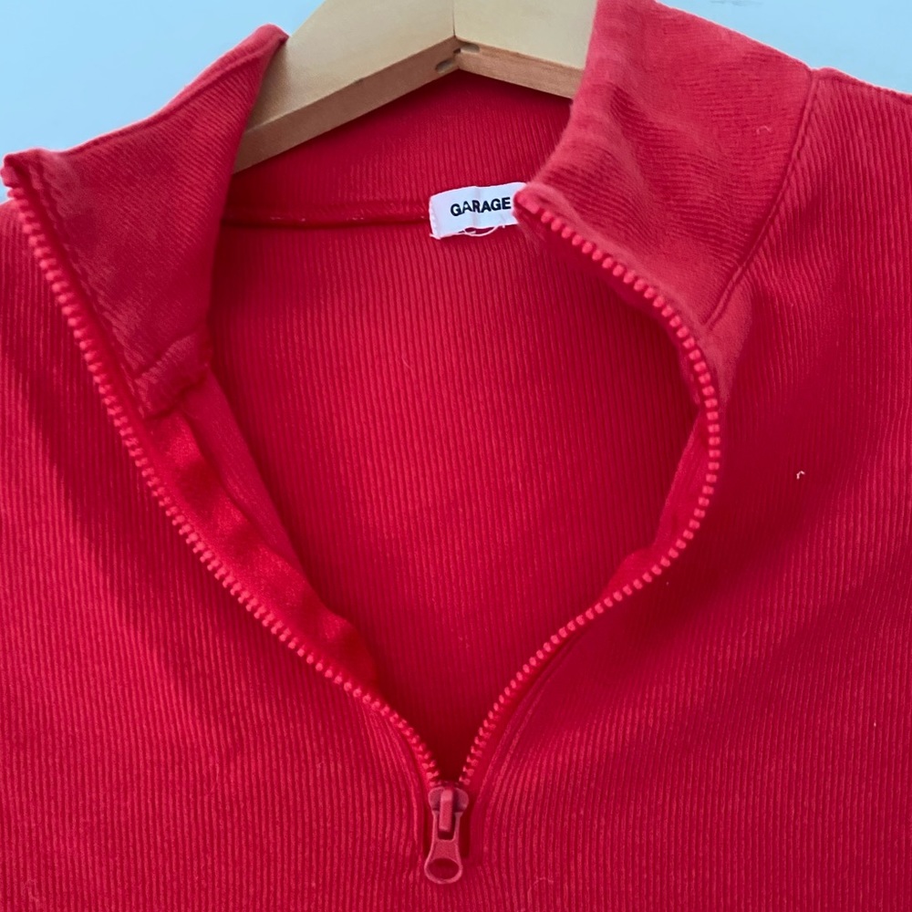 QUARTER ZIP CROPPED RIBBED SWEATSHIRT